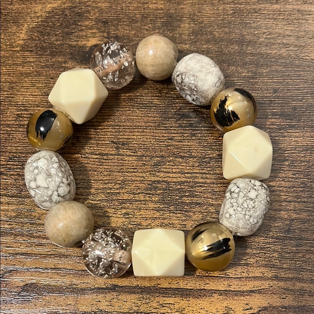 Geometric Cream and Tan Beaded Bracelet